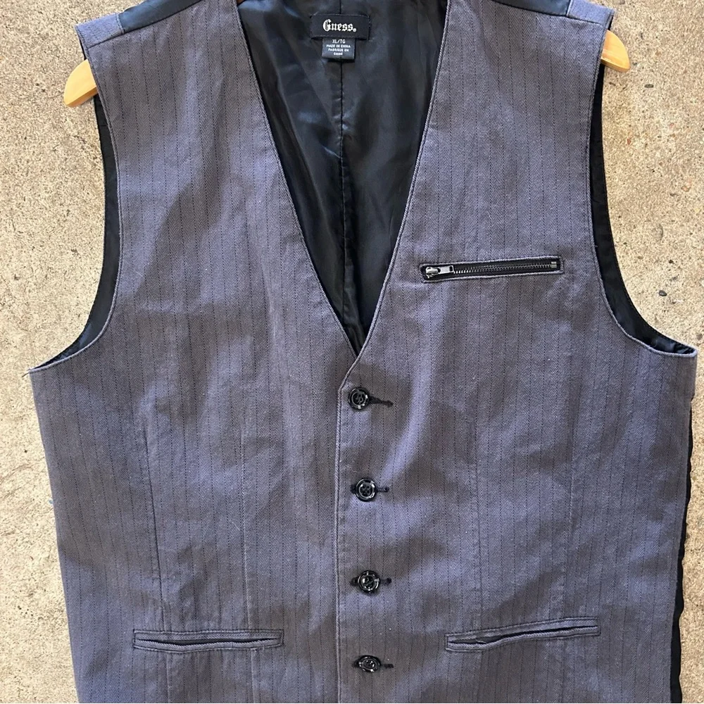 Guess sleeveless vest